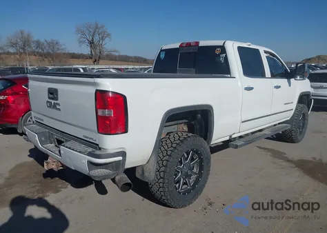 2016 GMC Sierra 2500Hd Denali z USA, uszkodzony, nr VIN 1GT12UE80GF126838